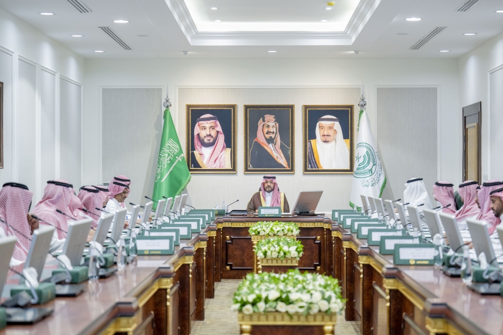 سمو أمير الحدود الشمالية يرأس الاجتماع الدوري مع وكلاء الإمارة والمحافظين ورؤساء المراكز