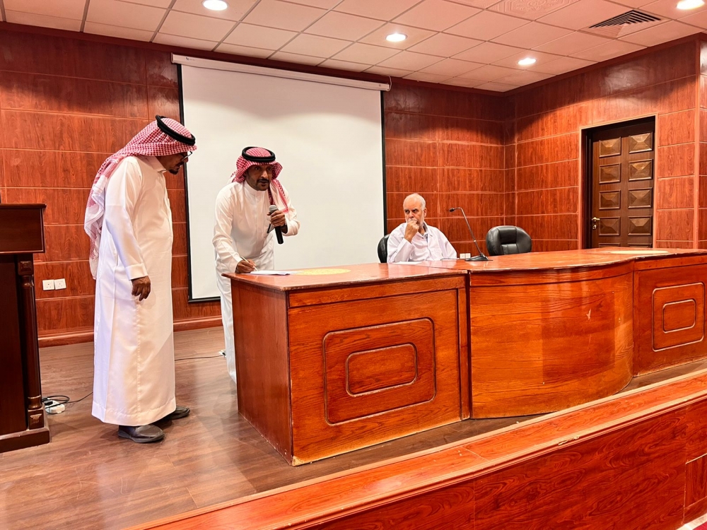 فرع وزارة البيئة والمياه والزراعة بالحدود الشمالية يُقيم ورشة عمل عن أهمية التحصينات بالتعاون مع صندوق التنمية الزراعي