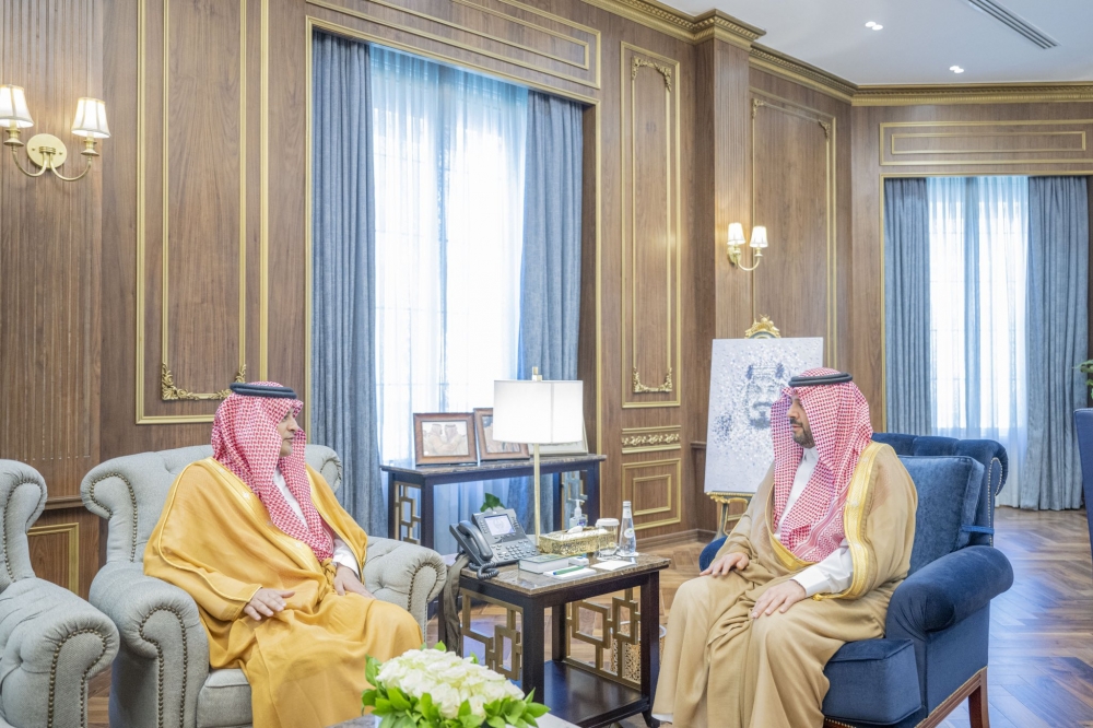 سمو أمير الحدود الشمالية يستقبل رئيس فرع النيابة العامة بالمنطقة