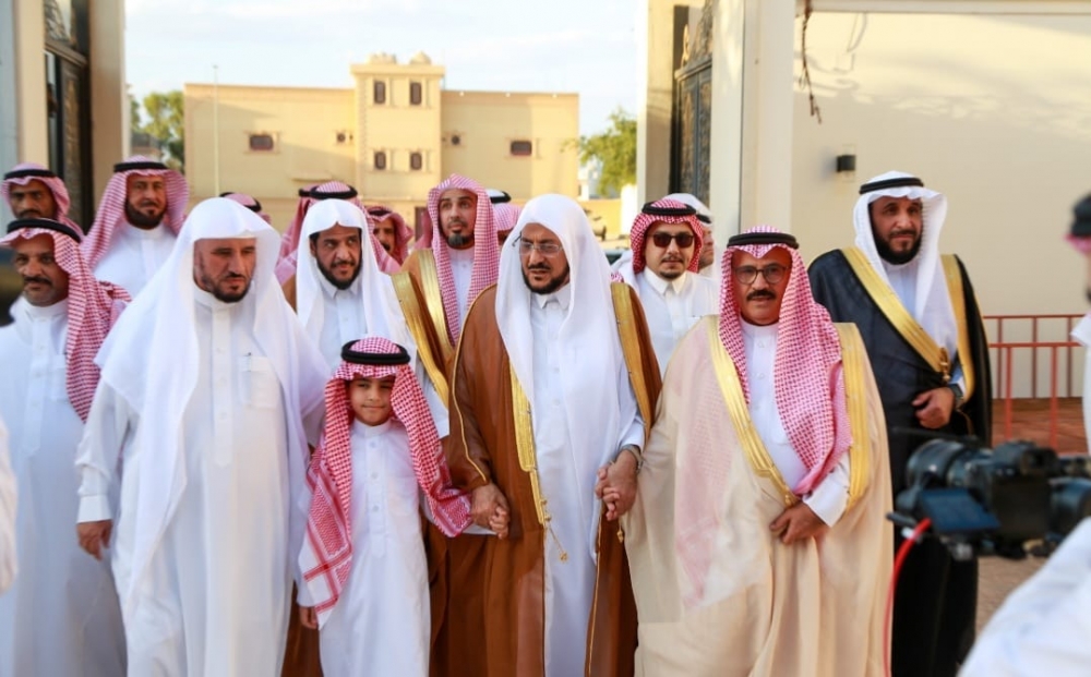 معالي وزير الشؤون الإسلامية يقوم بزيارة لشيخ شمل قبيلة الدهامشة الشيخ خالد عقيل المجلاد