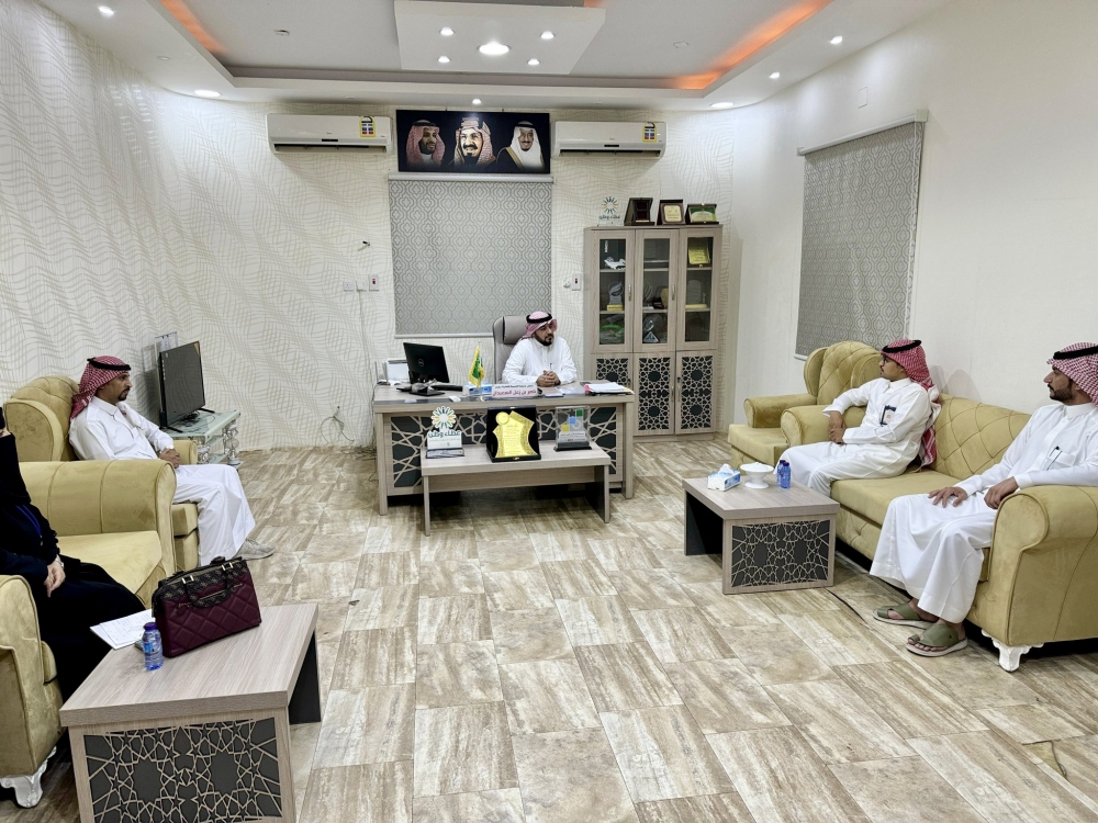 رئيس جمعية التنمية الأهلية يستقبل مدير عام فرع هيئة حقوق الإنسان بمنطقة الحدود الشمالية