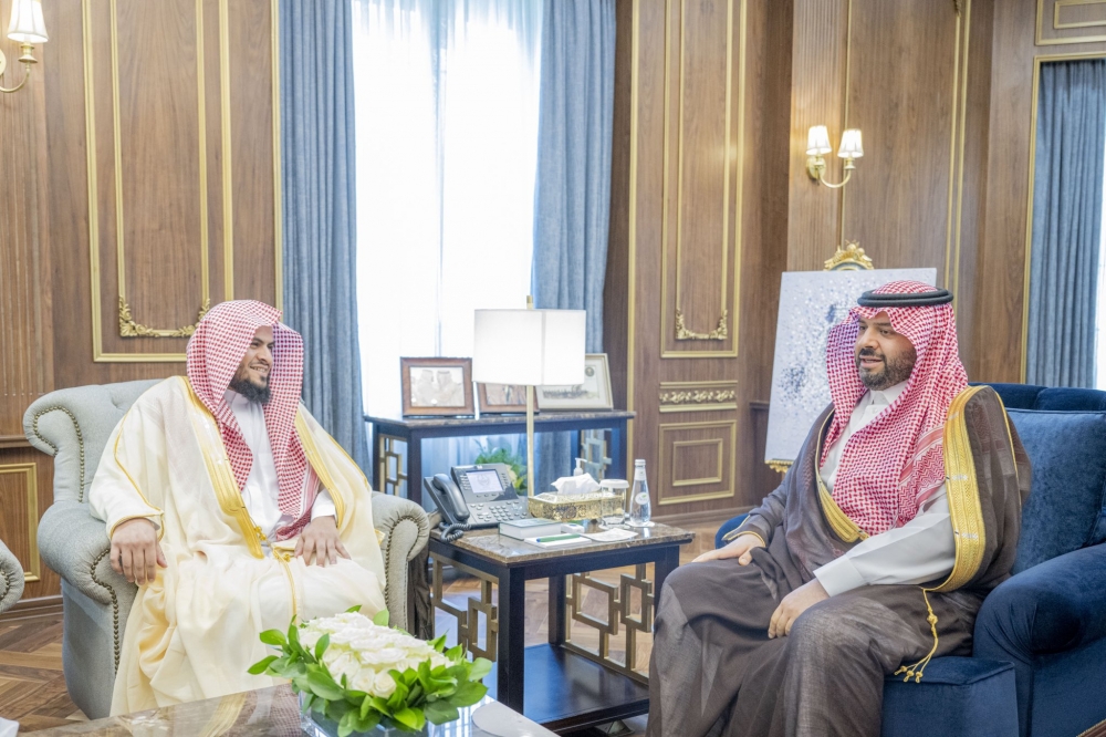 سمو أمير الحدود الشمالية يستقبل رئيس كتابة العدل في المنطقة