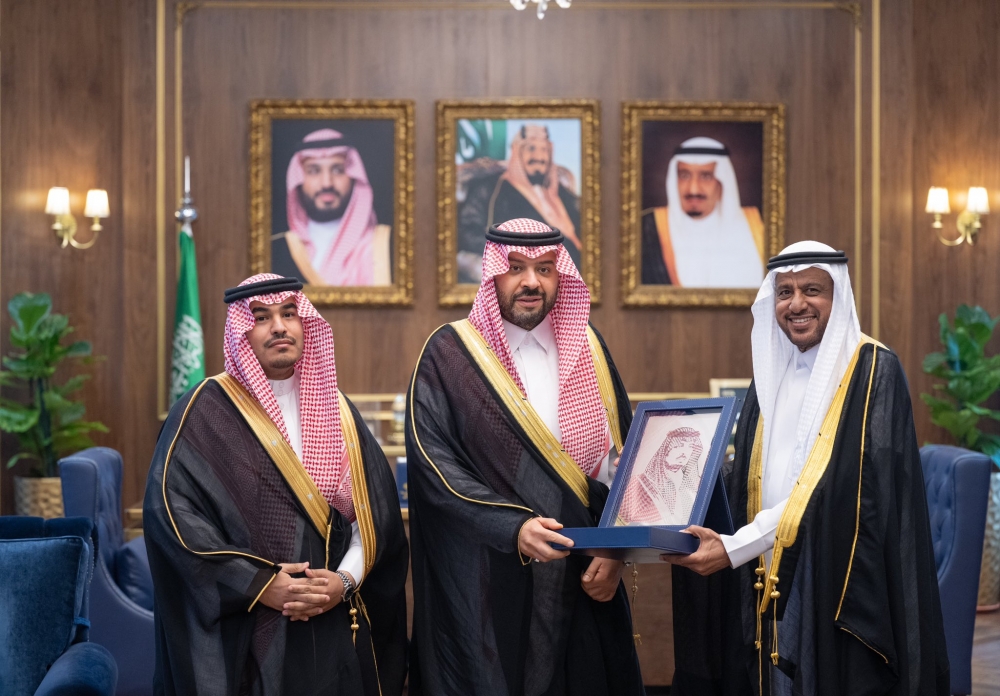 سمو أمير الحدود الشمالية يتسلم التقرير السنوي للمعهد السعودي التقني للتعدين لعام 2023