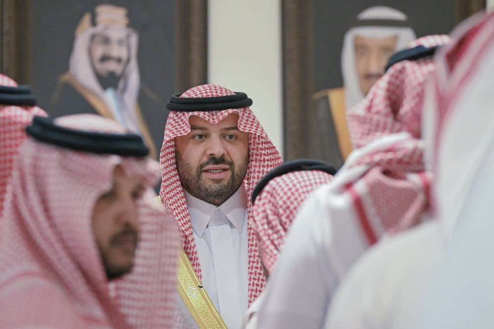 أمير الحدود الشمالية يستقبل المواطنين في مركز إمارة جديدة عرعر