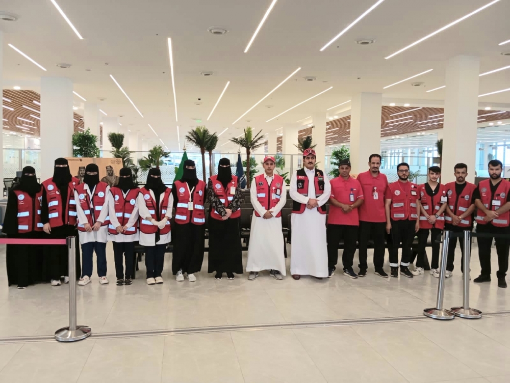 مدير فرع الهلال الأحمر بالحدود الشمالية يتفقد الخدمات الإسعافية والتطوعية بمنفذ جديدة عرعر