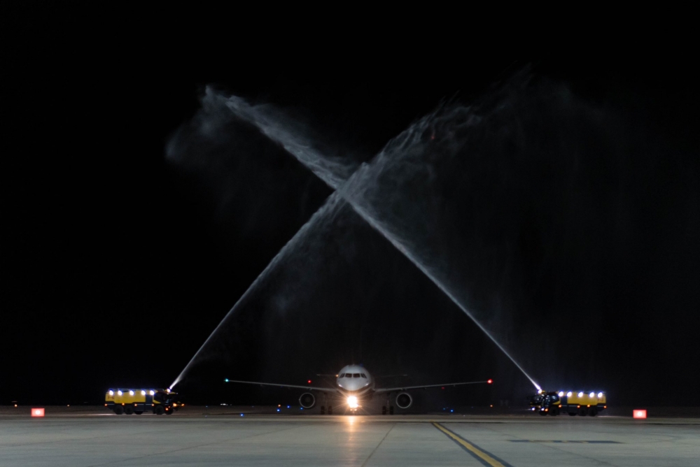 بمتابعة أمير الحدود الشمالية : تدشين أول رحلة دولية من القاهرة إلى مطار عرعر الدولي