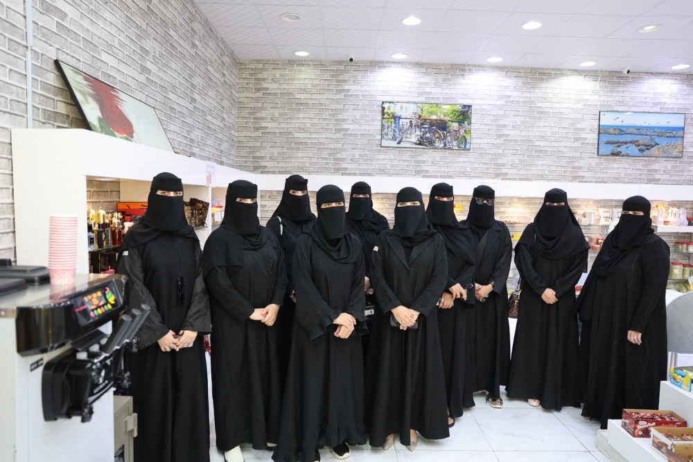 مركز تمكين المرأة بالغرفة التجارية بعرعر ينظم زيارة ميدانية لمشاريع نسائية ريادية