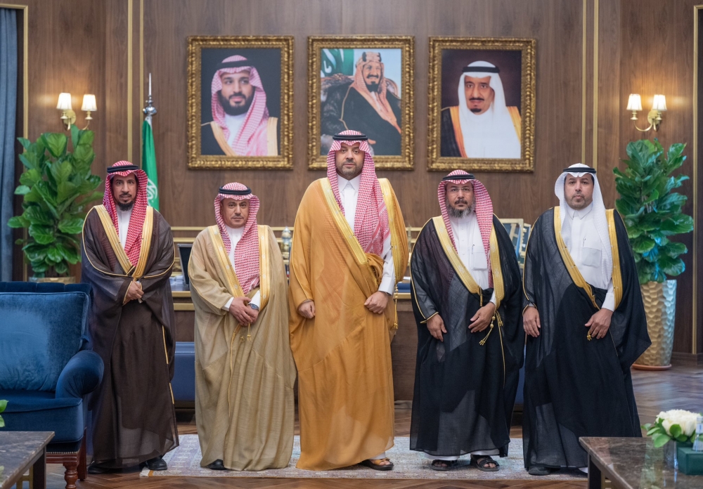 سمو أمير الحدود الشمالية يستقبل رئيس وأعضاء مجلس الجمعيات الأهلية بالمنطقة