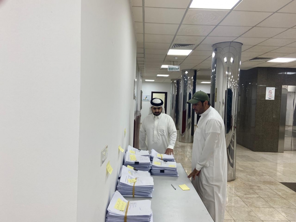 مدير عام فرع وزارة البيئة والمياه والزراعة بالحدود الشمالية يتفقد سير عمل لجنة إستقبال طلبات أراضي الزراعة البعلية الموسمية بالمنطقة