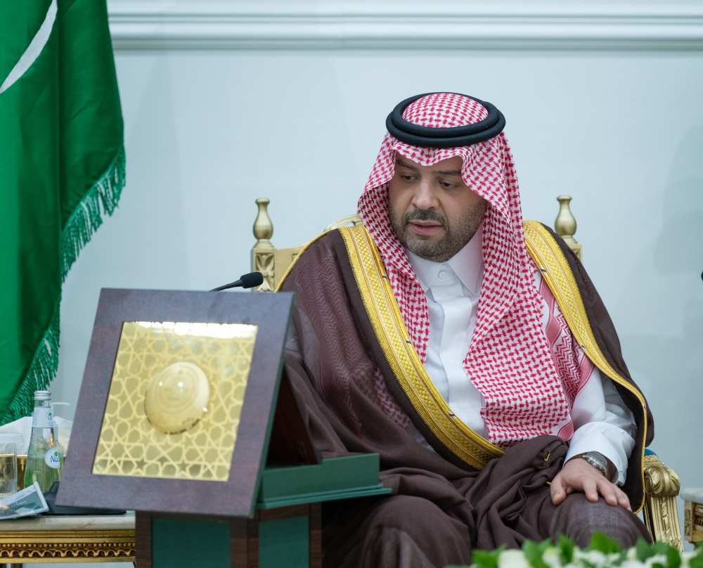 الأمير فيصل بن خالد بن سلطان يدشّن مشروع
