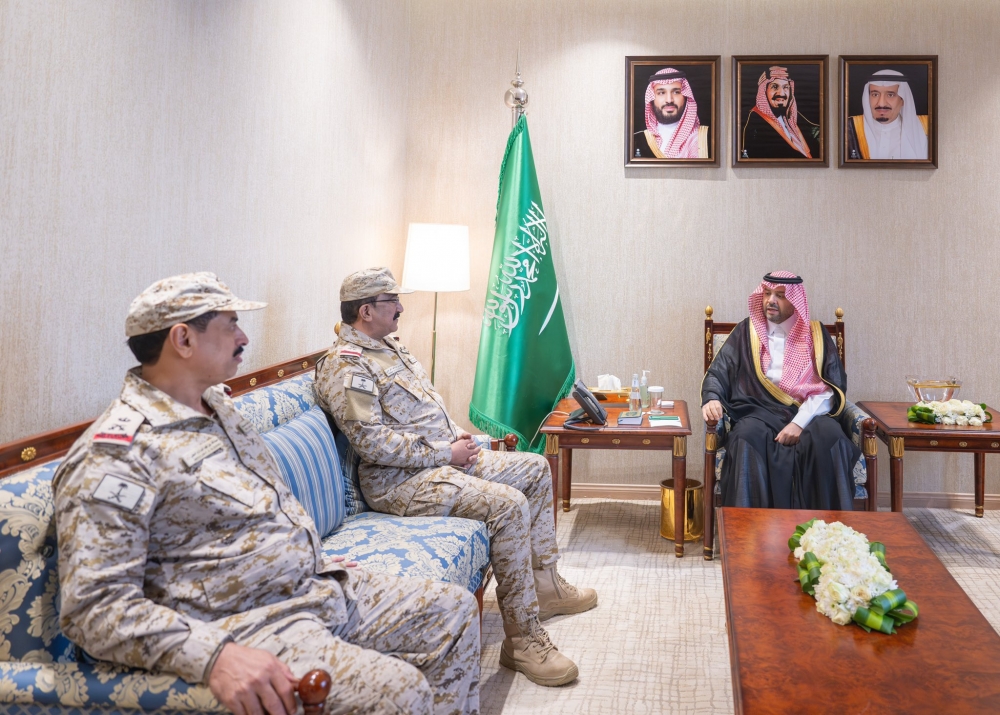 سمو أمير منطقة الحدود الشمالية يستقبل قائد قوة رفحاء السابق والمعيَّن حديثًا