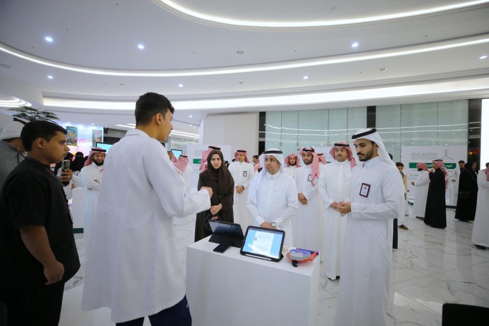 رئيس جامعة الحدود الشمالية يرعى انطلاق حملة اليوم العالمي للعلاج الوظيفي