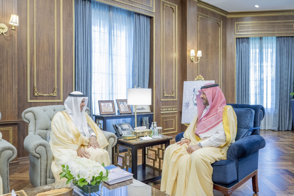 الأمير فيصل بن خالد بن سلطان يطّلع على إنجازات كرسي سموه لدراسات الطاقة المتجددة بجامعة الحدود الشمالية