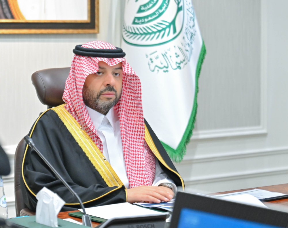 سمو أمير الحدود الشمالية يرأس اجتماع موارد المياه والآبار بالمنطقة