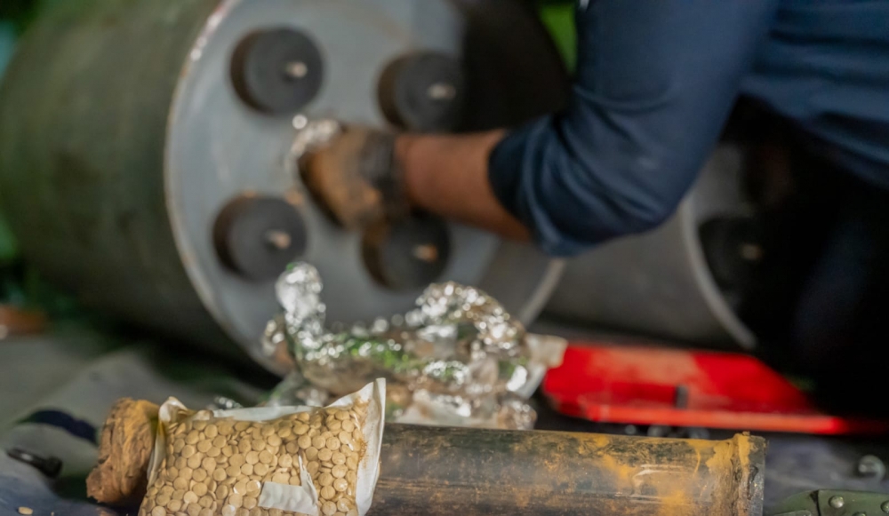 هيئة الزكاة والضريبة والجمارك في منفذي جسر الملك فهد وميناء ضباء تحبط محاولتي تهريب أكثرمن 480 ألف حبة