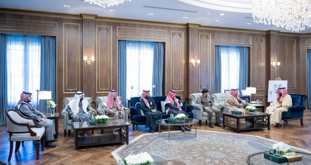 أمير الحدود الشمالية يتسلم تقريرًا عن مبادرة