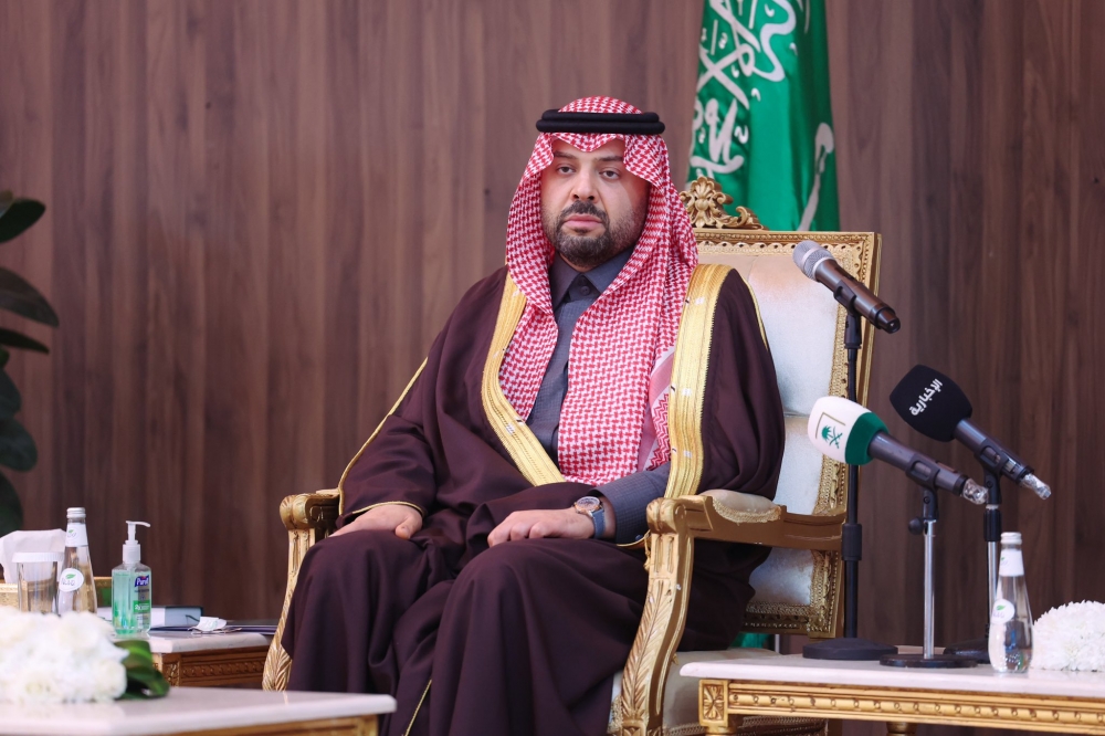 سمو أمير الحدود الشمالية يستقبل أهالي محافظة العويقيلة ويُدشّن مشروعات تنموية بقيمة 157 مليون ريال