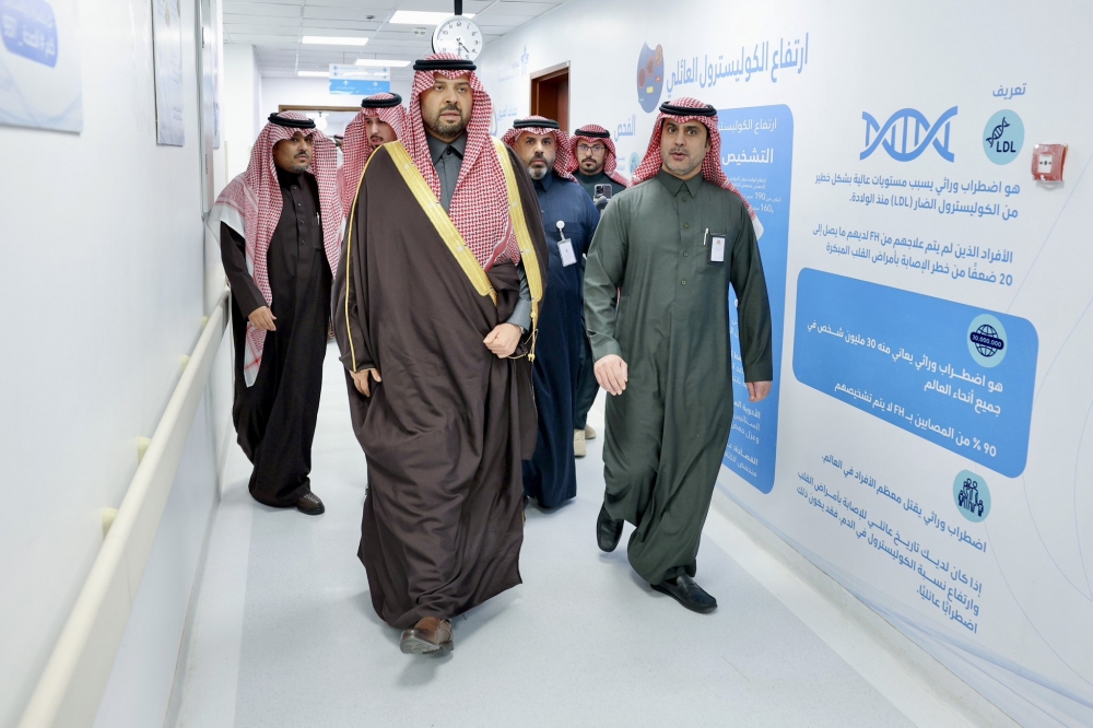سمو أمير الحدود الشمالية يتفقد تطوير مستشفى العويقيلة والمشاريع الصحية بالمحافظة