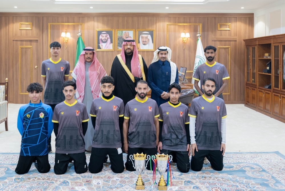 سمو أمير الحدود الشمالية يهنئ نادي التضامن بإنجازاته الرياضية