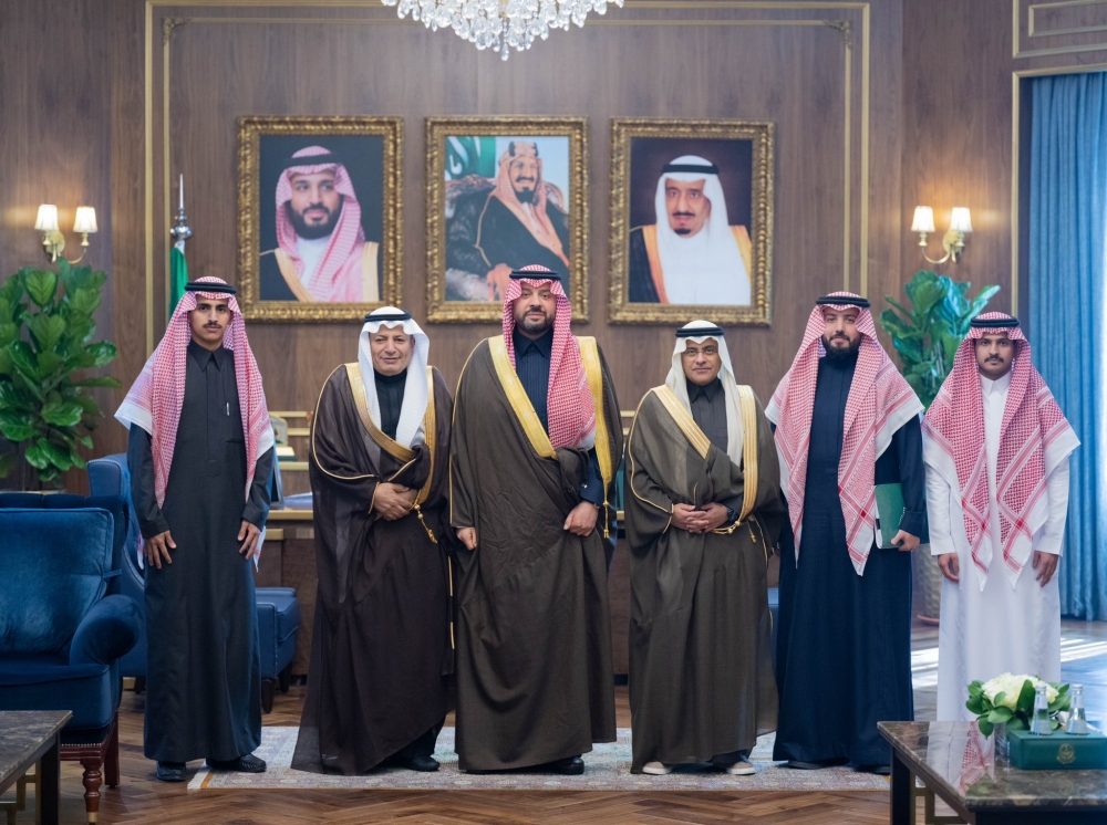 سمو أمير منطقة الحدود الشمالية يستقبل رئيس اتحاد الغرف السعودية
