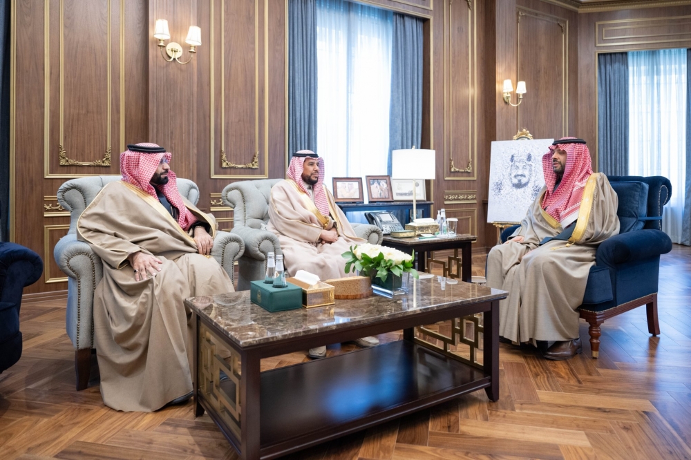 سمو أمير الحدود الشمالية يستقبل مدير تعليم المنطقة السابق والمعيّن حديثًا