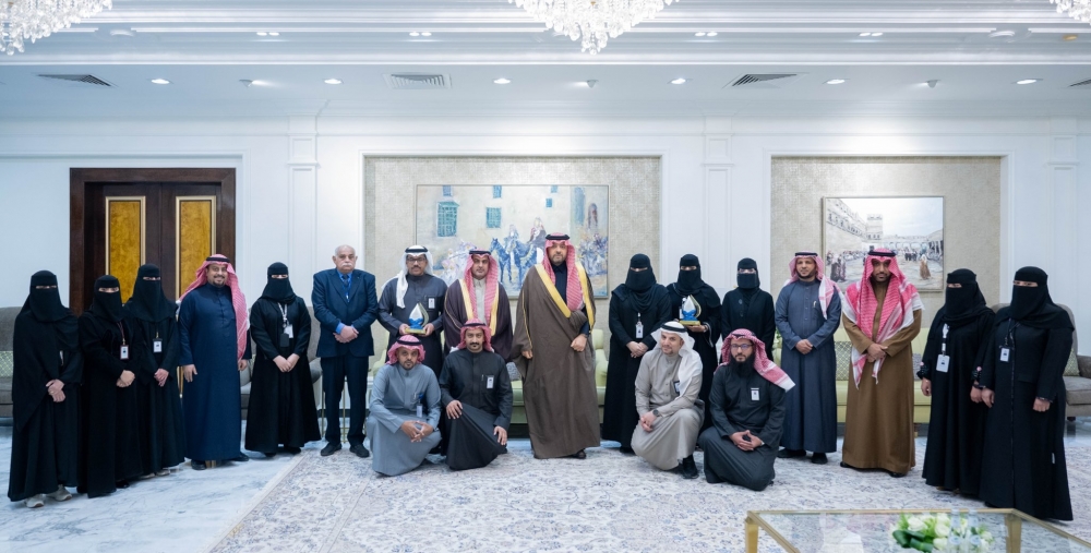 أمير الحدود الشمالية يستقبل الرئيس التنفيذي للتجمع الصحي بالمنطقة