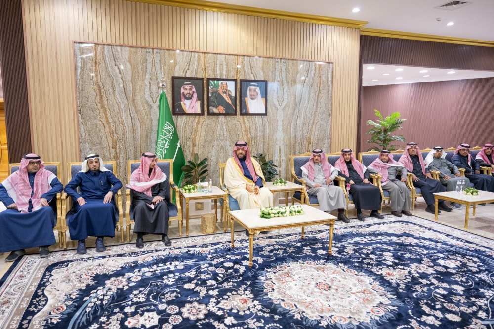 سمو أمير منطقة الحدود الشمالية يستقبل منسوبي الإمارة المهنئين بشهر رمضان