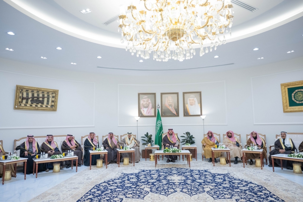 سمو أمير الحدود الشمالية يقيم مأدبة إفطار لأهالي المنطقة