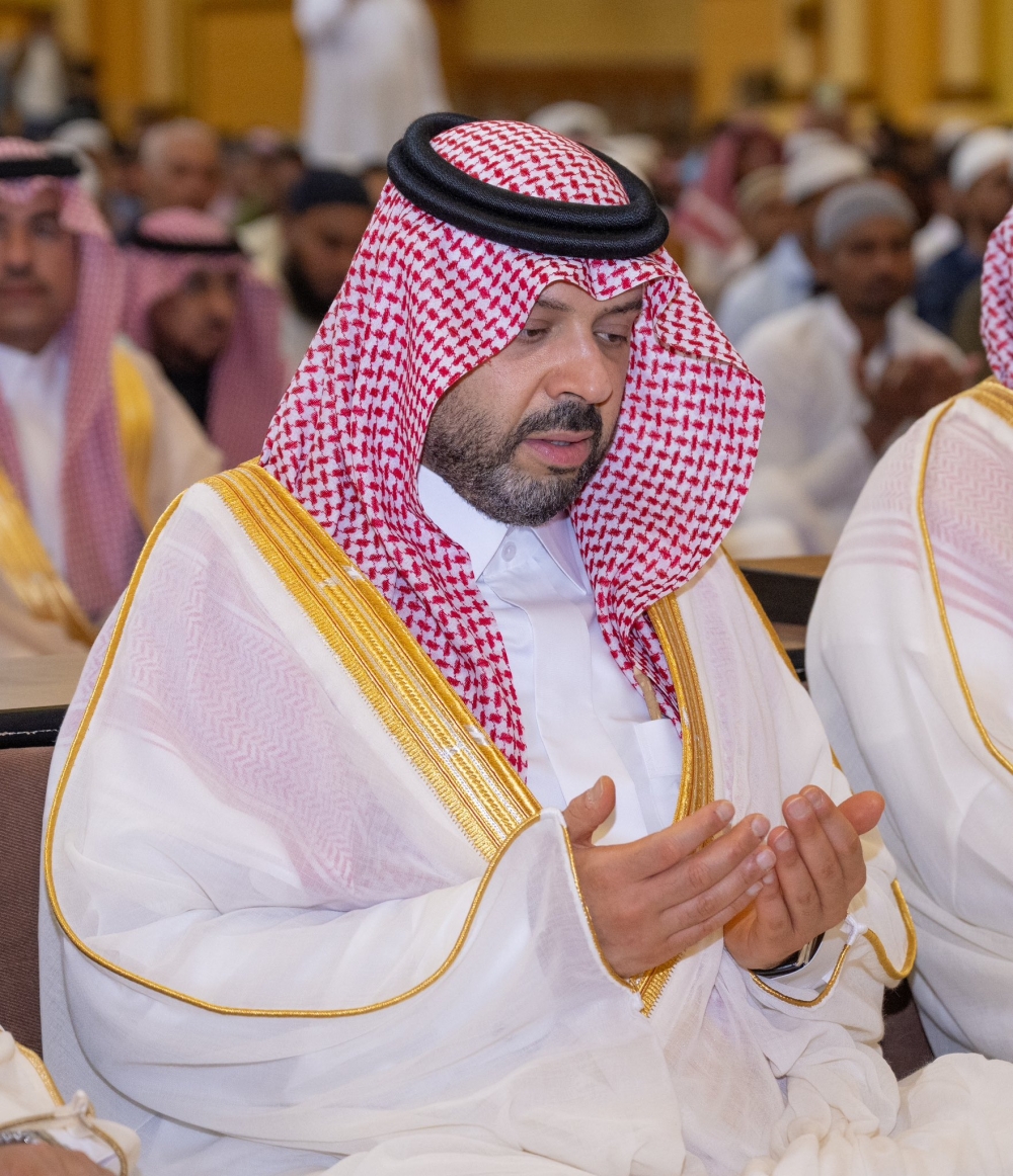 سمو أمير منطقة الحدود الشمالية يؤدي صلاة العيد
