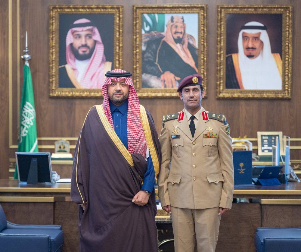 سمو أمير الحدود الشمالية يقلد مدير الاستخبارات العامة رتبته الجديدة