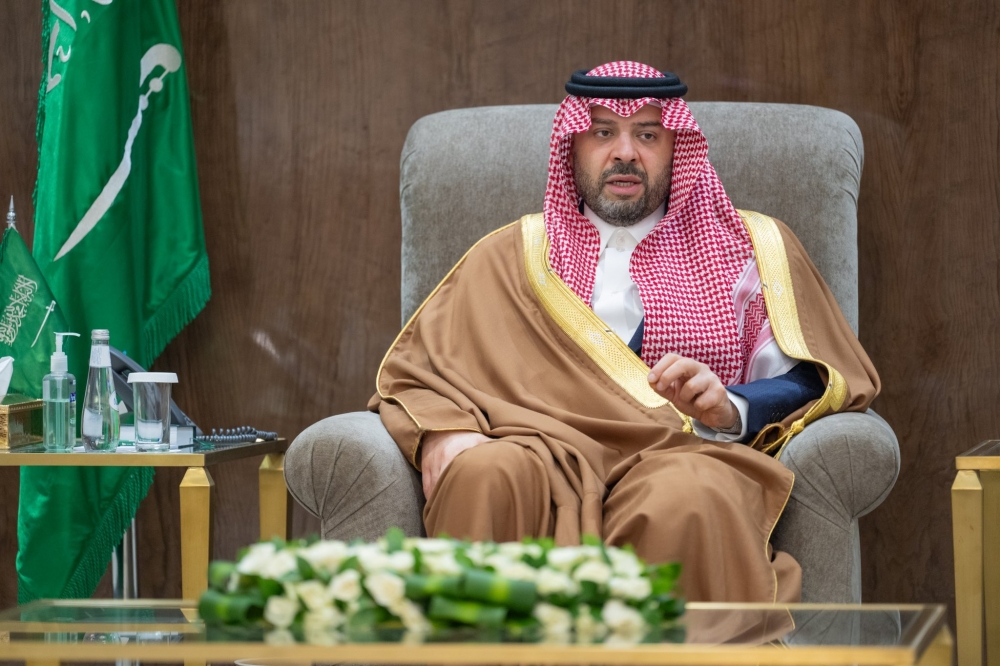 سمو أمير الحدود الشمالية يستقبل محافظي رفحاء والعويقيلة ورؤساء المراكز بعد تجديد تكليفهم