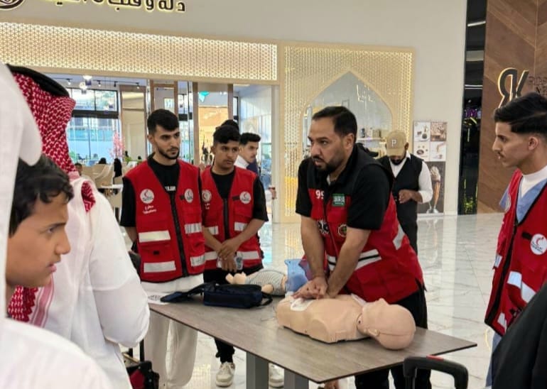 فرع هيئة الهلال الأحمر السعودي بالحدود الشمالية يحتفي بفعاليات اليوم العالمي للهلال الأحمر والصليب الأحمر الدولي