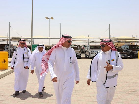 مدير فرع وزارة الموارد البشرية بالإنابة بالحدود الشمالية يتفقد الخدمات المقدمة لضيوف الرحمن بمنفذ جديدة عرعر