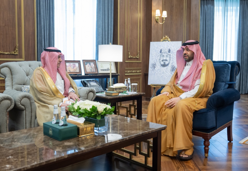 سمو أمير الحدود الشمالية يستقبل رئيس نادي عرعر ويطّلع على إستراتيجية النادي المستقبلية