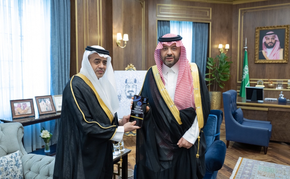 سمو أمير منطقة الحدود الشمالية يتسلّم التقرير السنوي لأداء مطارات المنطقة لعام 2024