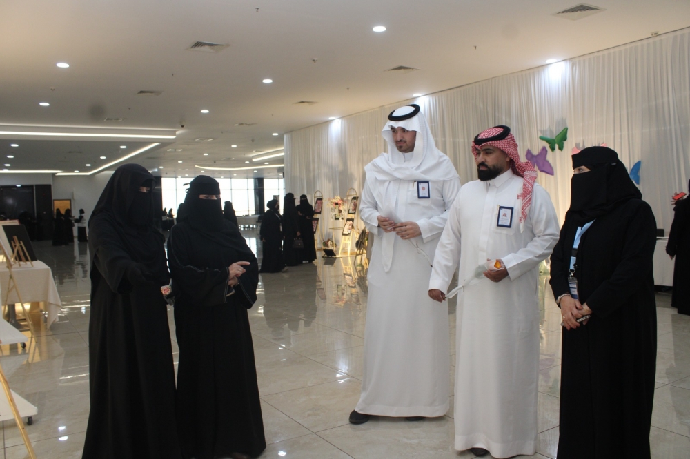 غرفة الحدود الشمالية ممثلة بمكتب تمكين المرأة تنظم فعاليات ملتقى تمكين المرأة 5