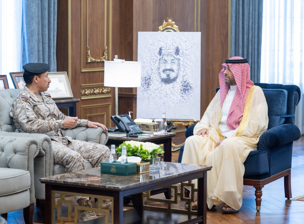 سمو أمير الحدود الشمالية يستقبل قائد قوة عرعر المكلّف حديثاً