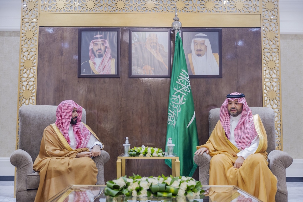 سمو أمير الحدود الشمالية يستقبل وزير العدل