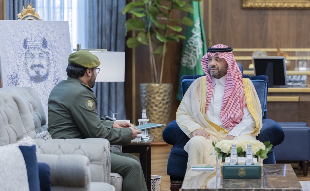 سمو أمير الحدود الشمالية يتسلّم التقرير السنوي لجوازات المنطقة عن موسم حج 1446