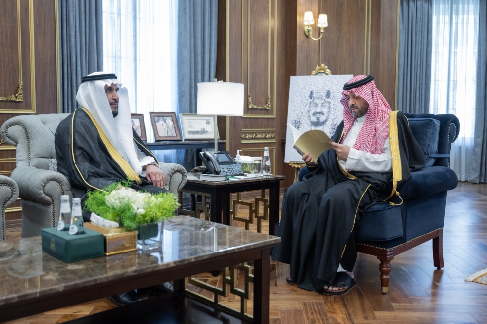 سمو أمير الحدود الشمالية يستقبل مدير فرع الشؤون الإسلامية بالمنطقة