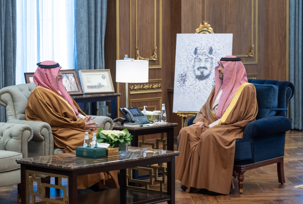سمو أمير منطقة الحدود الشمالية يستقبل محافظ طريف
