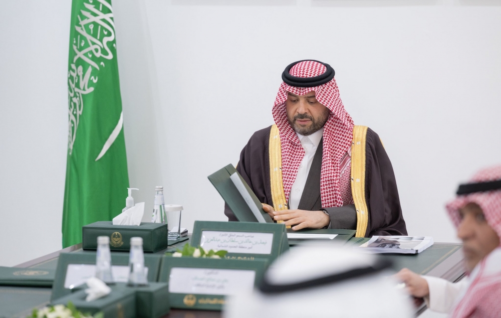 سمو أمير الحدود الشمالية يرأس اجتماع استعدادات النسخة العاشرة من مهرجان الصقور بمحافظة طريف