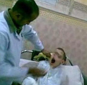 أحد طاقم التمريض بدار التآهيل الشامل بعفيف ( يعنف )آحد المعاقين (مرفق فيديو )