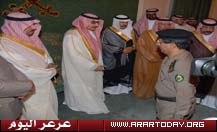 سمو أمير منطقة الحدود الشمالية يقدم التهنئة لخادم الحرمين الشريفين وسمو ولي عهده الأمين وسمو النائب الثاني ويتقدم المصلين بصلاة العيد ويستقبل جموعاً من المهنئين بعيد الفطر (صور الاستقبال) تحديث : ويرعى سموه حفل الأهالي ويشارك بالعرضة السعودية (صور الحفل)