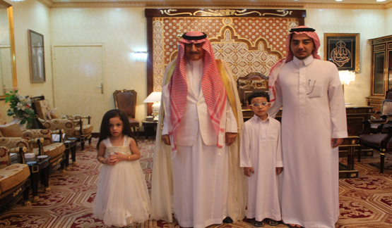 سمو أمير منطقة الحدود الشمالية يستقبل الزميل رئيس التحرير