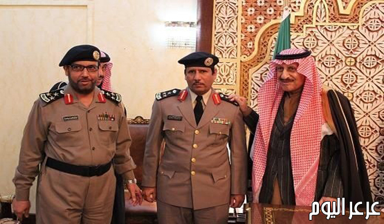 سمو أمير المنطقة يقلد مساعد مدير سجون الحدود الشمالية سعود الرويلي رتبة ( عميد )